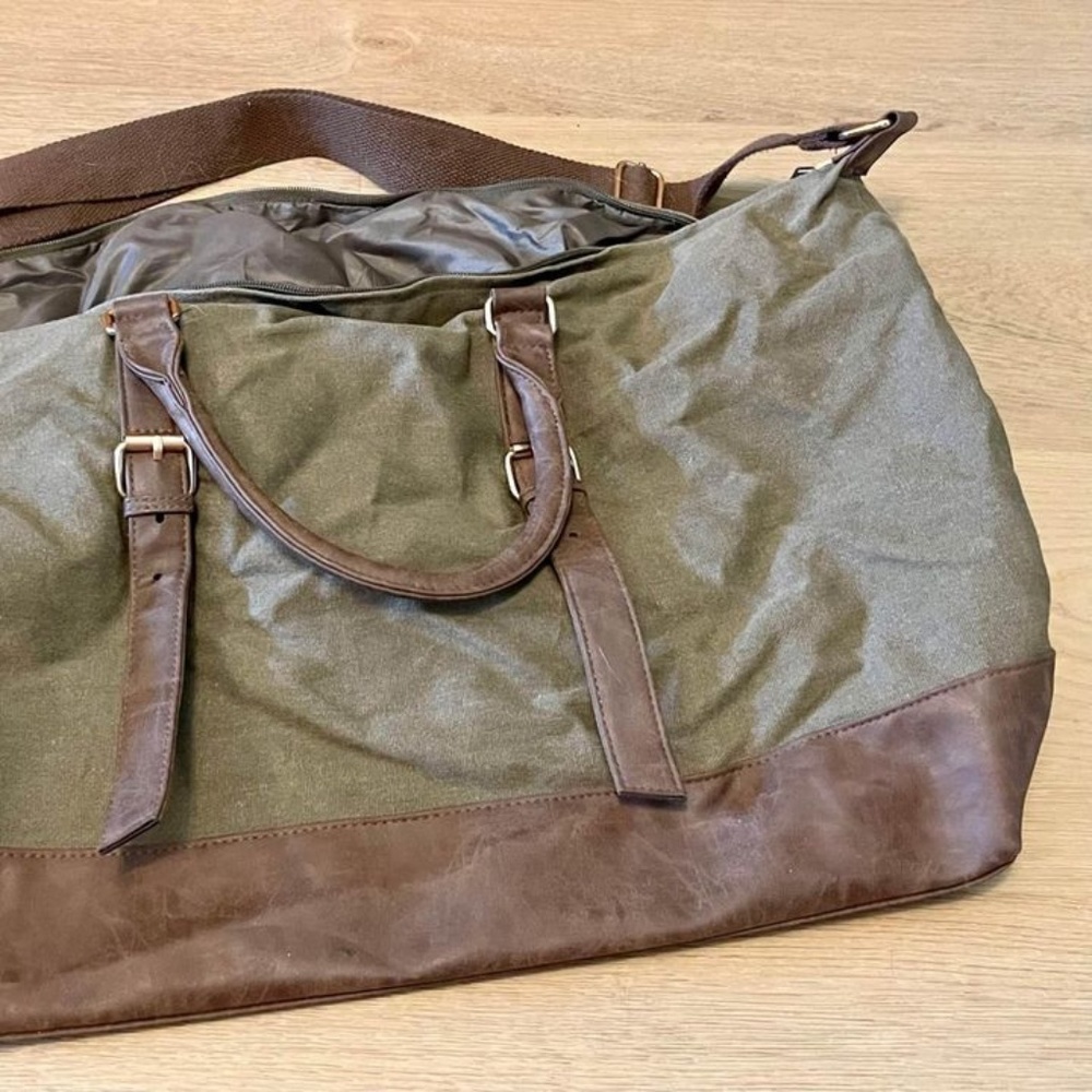 Weekender Bag - Picture 2 of 5